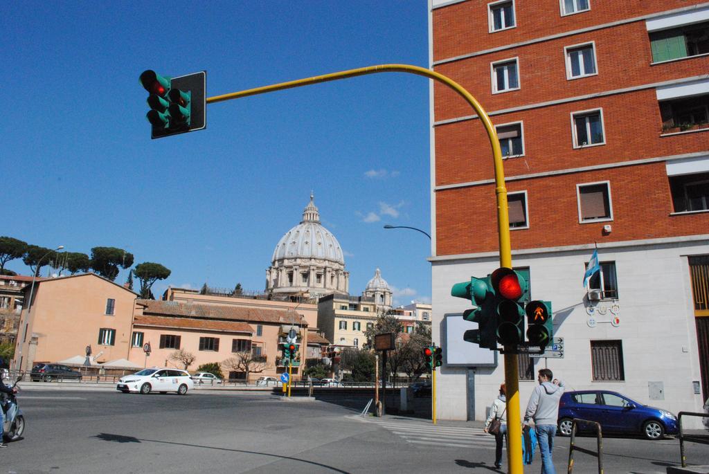Di Fronte Alla Cupola Rome Bagian luar foto